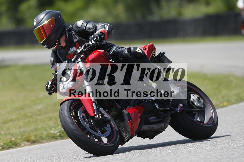 /27 12.06.2025 Ducati Schweiz Trackday Warmup  ADR/blau-bleu/26